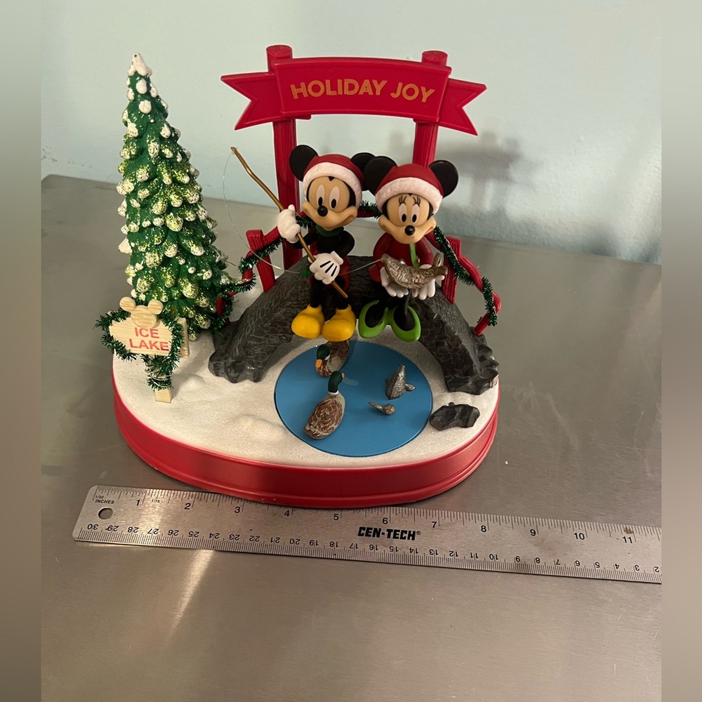 Disney Musical & Movable Mickey and Minnie Mouse Fishing Figure. - Picture 4 of 4
